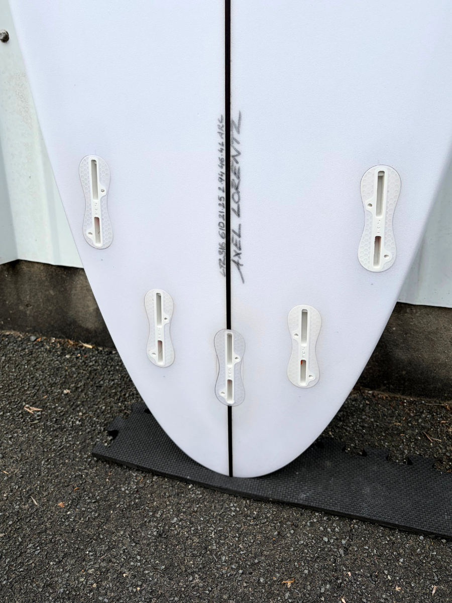 Endless Summer - 6'10 x 21.25 x 2.94 - 46.4L - 5 Fins FCS-2 White