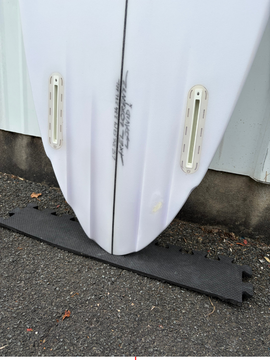 Axel Twin Channels - 5'7 x 19 x 2.34 - 27L